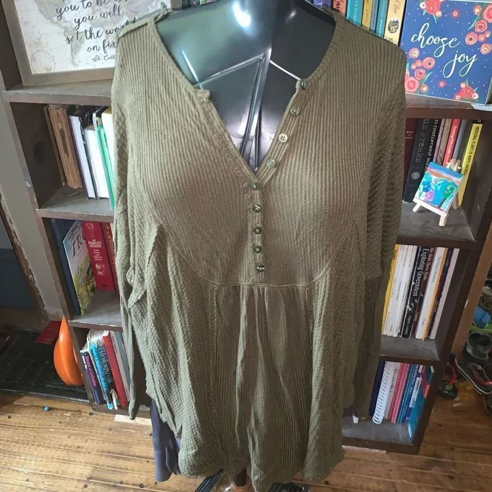 Free People olive green waffle oversized cozy M elevated basics top